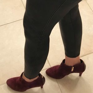 Suede Bootie magenta Vince Camuto.